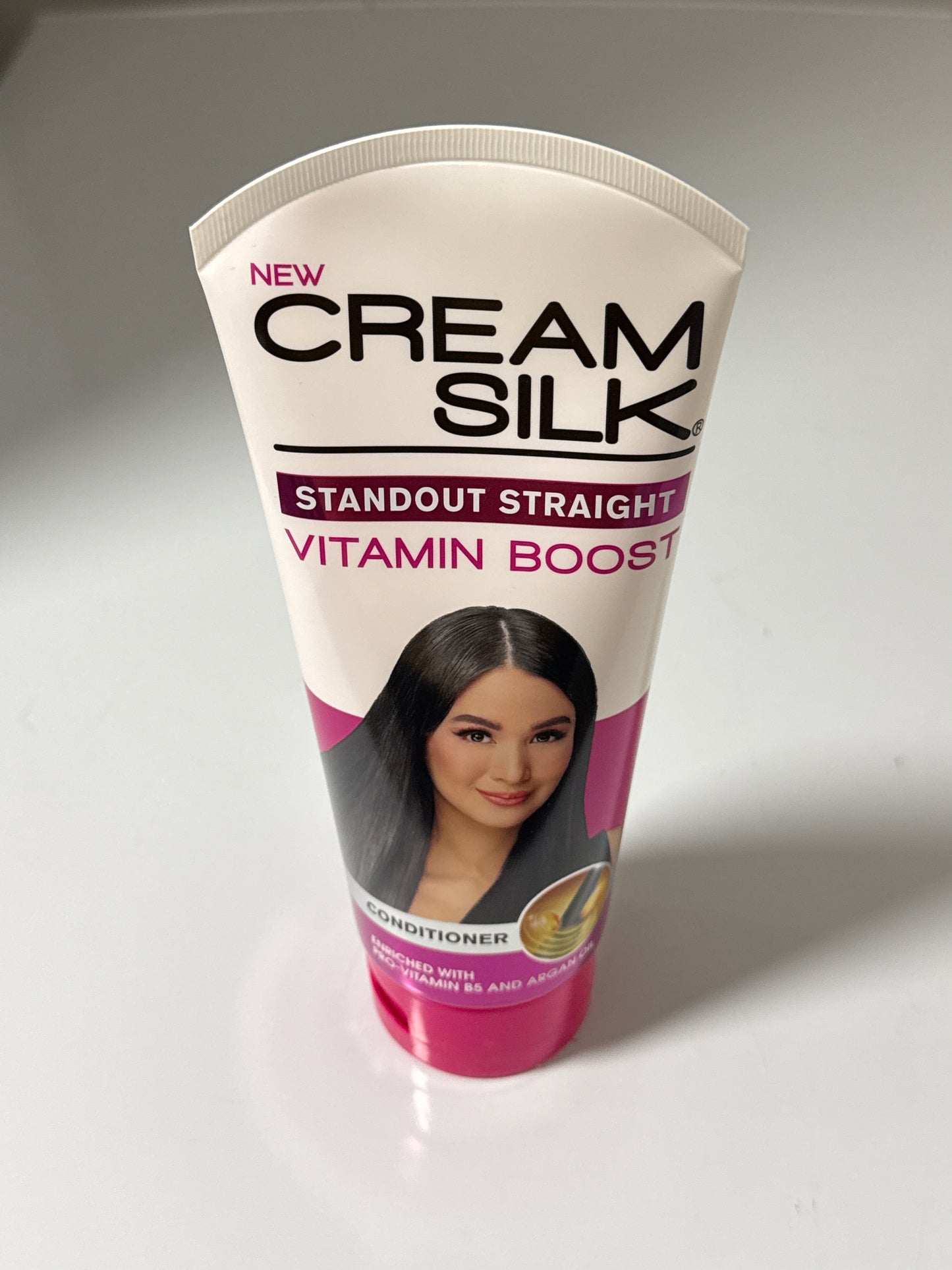 Cream Silk Standout Straight Vitamin Boost Conditioner (Pink) 350ml
