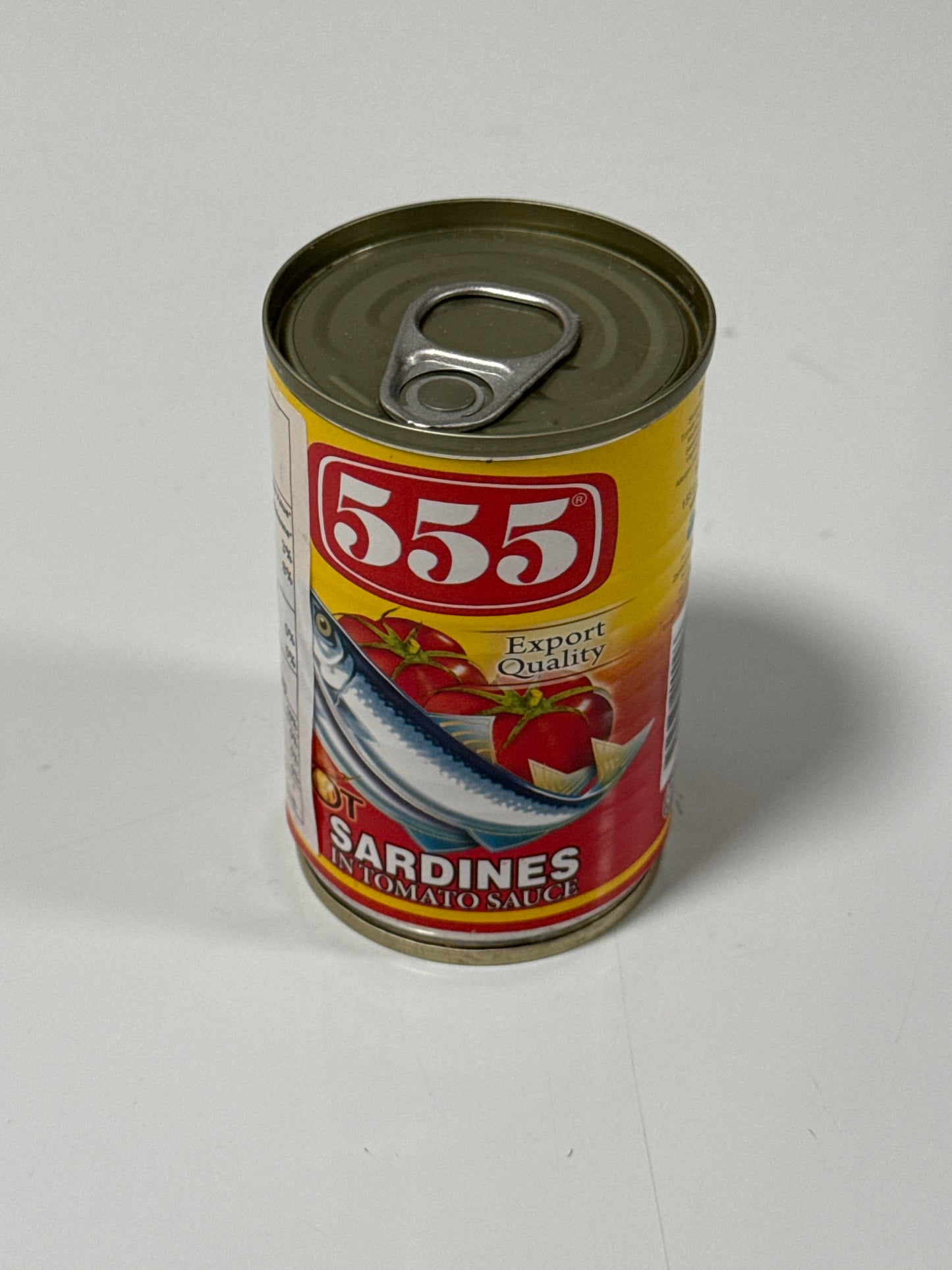 555 Sardines in Tomato Sauce with Chili 155g