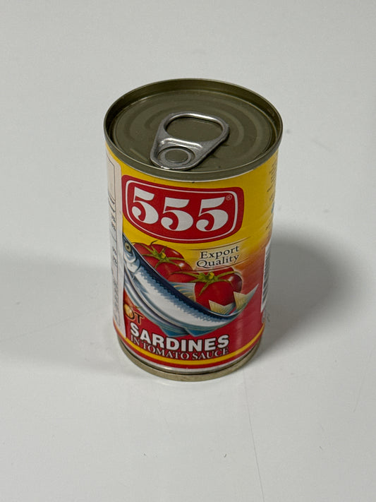 555 Sardines in Tomato Sauce with Chili 155g